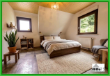 Endlich ins eigene Haus: Freistehend, bezahlbar und mit schöner Dachterrasse mit Blick über Enzberg - KI eingerichtetes Schlafzimmer