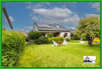 frisch saniertes 1 Familienhaus mit Garage und Garten, 75449 Wurmberg, Einfamilienhaus