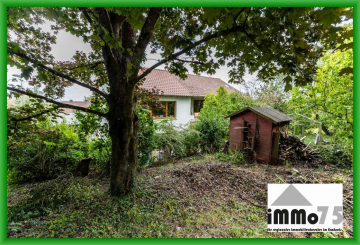 flexibles Wohnkonzept: Generationenhaus mit Garage und großem Grundstück, 75447 Sternenfels, Zweifamilienhaus